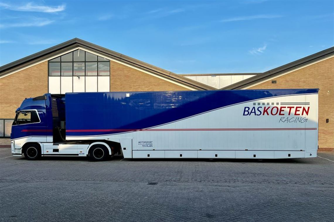 Racetrailer w. kitchen, 6-bedroom, AC, FULL EQUIPPED