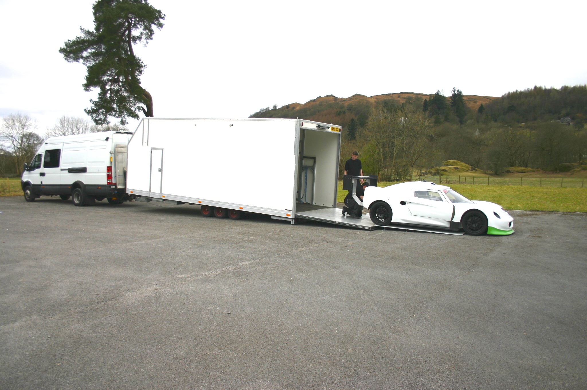 UNIQUE TILTING DOUBLE DECK CAR TRANSPORTER TRAILER  https://youtu.be/ZIH0PNDGMkY